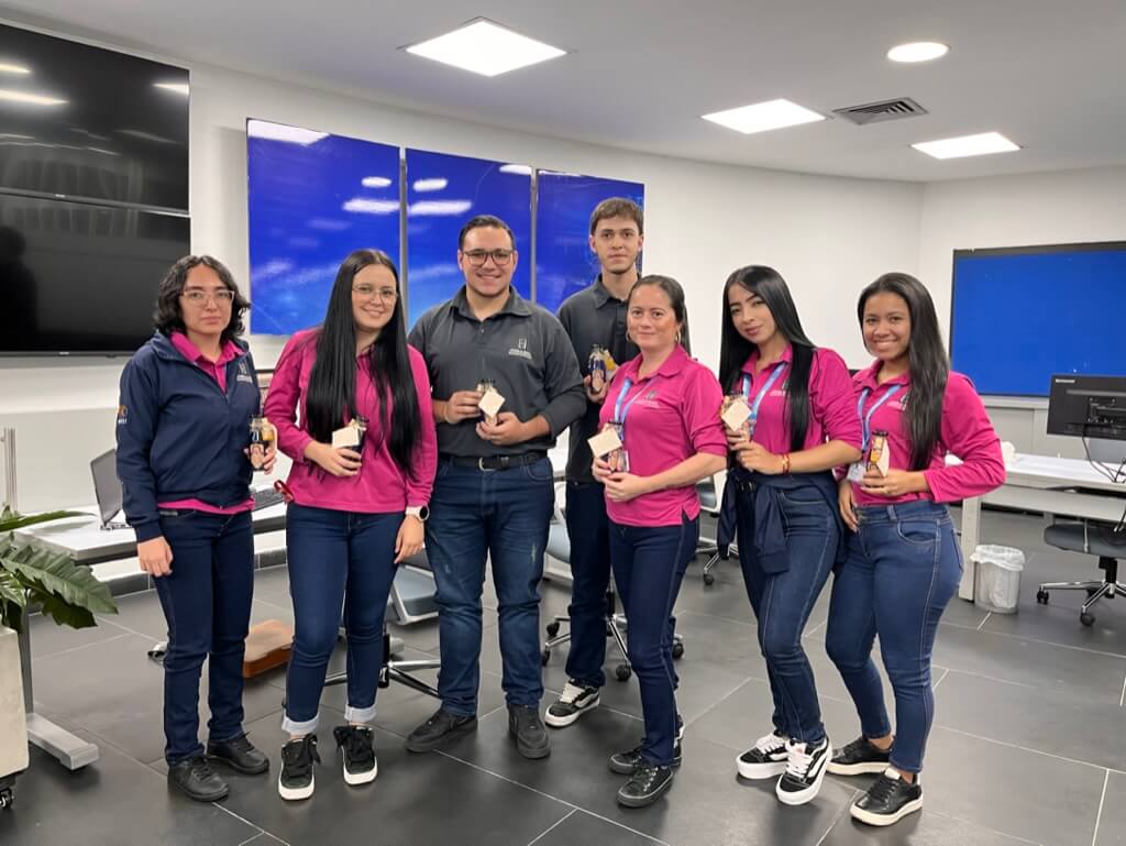 A9E9914C-93C2-4FBC-9A48-0F61460CDAC7_1_105_c 2